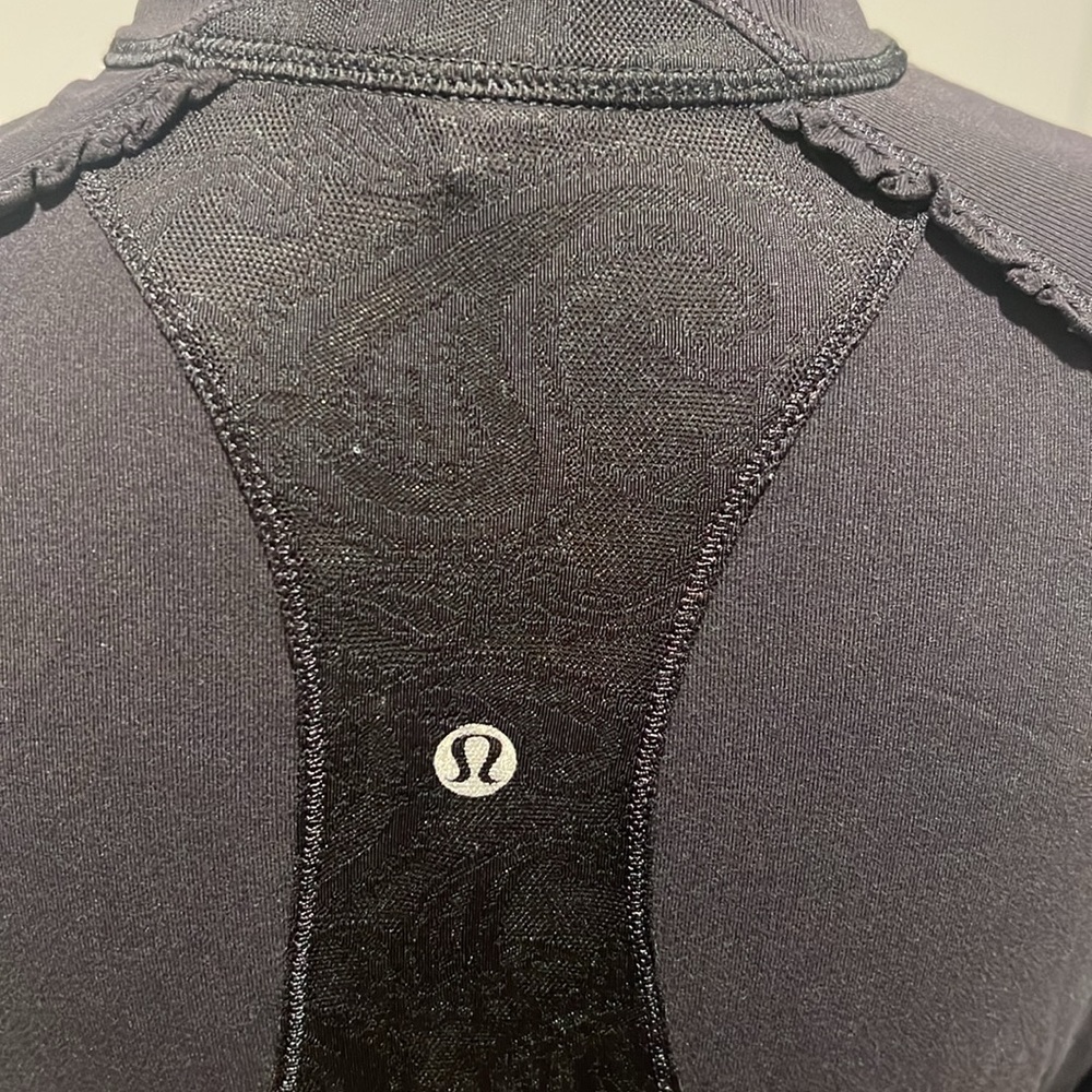 Lululemon Lace Star Runner Pullover Top Size 12 Black - Picture 12 of 13